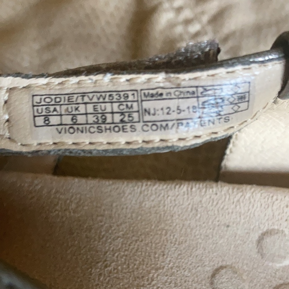 Vionic Adjustable Strap Sandals Size 8 - image 4